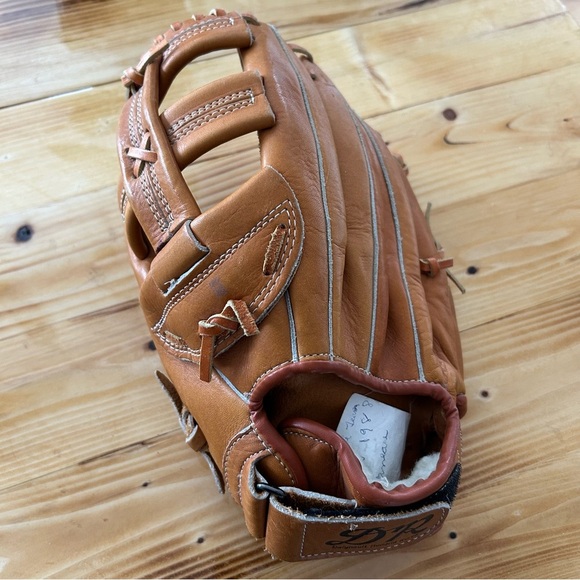 Vintage 1988 DR Baseball Glove-Right handed - Picture 3 of 7